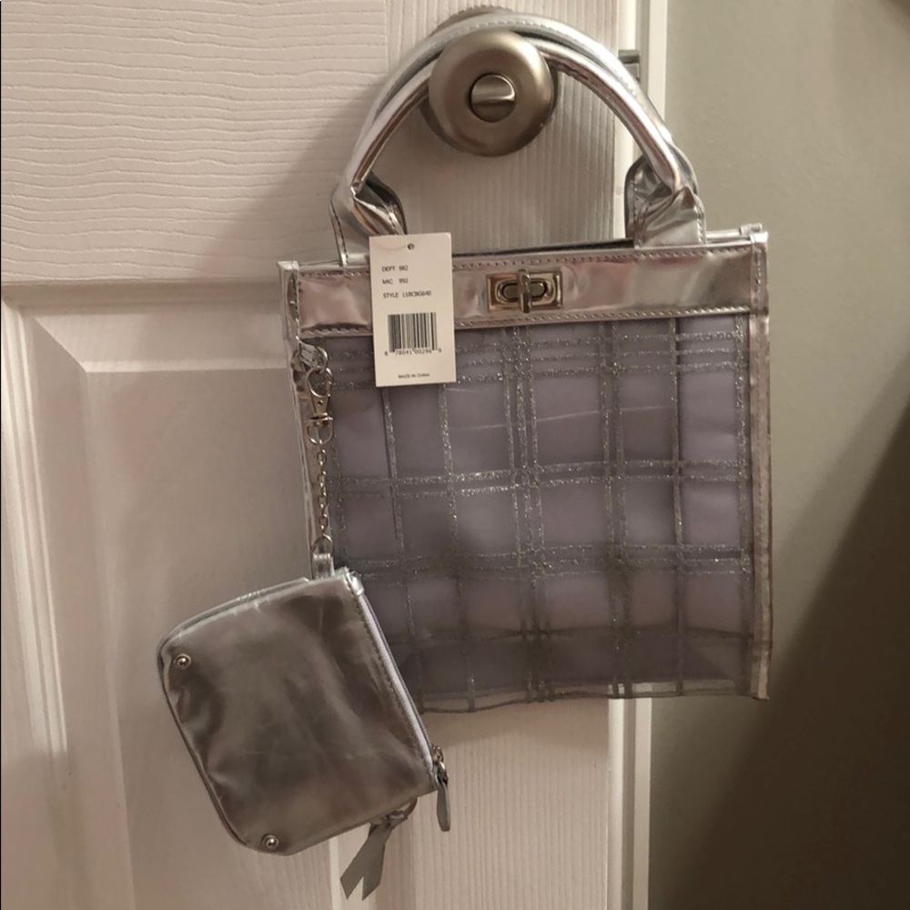Makeup bag